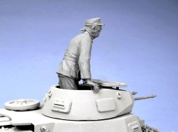 画像4: TANK[T-35041]1/35 WWII独 戦車将校  アフリカ軍団 1941 (1体)