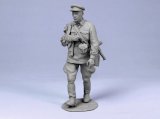 TANK[T-35056]1/35 WWII露 将校 (夏)1941 (1体)