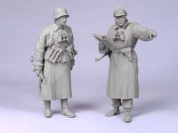 TANK[T-35086]1/35 WWII独 戦車将校とSS将校(冬)1941-43 (2体)