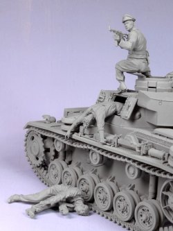 画像4: TANK[T-35090]1/35 WWII独 戦車兵「脱出」(夏)41-44 (3体)