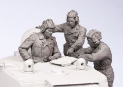 画像1: TANK[T-35094]1/35 WWII露 Z.コロバノフ中尉とクルー KV-1 (夏-秋)1941-42 (3体)