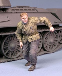 画像2: TANK[T-35101]1/35 WWII露 戦車兵「脱出」(冬)42-45 (2体)