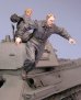 画像4: TANK[T-35102]1/35 WWII露 戦車兵「脱出」#2 (冬)42-45 (2体)