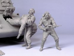 画像1: TANK[T-35106]1/35 WWII露 戦車兵「脱出」(夏)41-43 (3体)