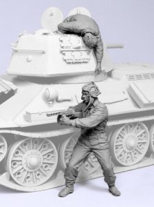 画像1: TANK[T-35114]1/35 WWII露 戦車兵「脱出」#2 1943-45 (2体) (1)