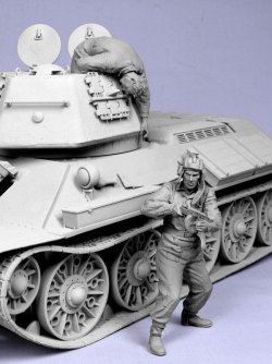 画像2: TANK[T-35114]1/35 WWII露 戦車兵「脱出」#2 1943-45 (2体)