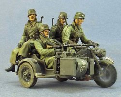 画像2: TANK[T-35137]1/35 WWII独 歩兵 バイク搭乗中(冬)1941-44 (1体)