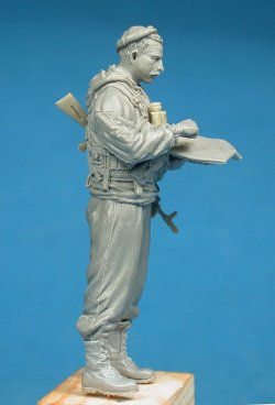 画像4: TANK[T-35171]1/35 現用露 ロシア義勇兵と将校(ノヴォロシア2014夏)(2体)