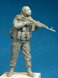 画像6: TANK[T-35175]1/35 現用露 ロシア義勇兵(ノヴォロシア2014夏)(1体)