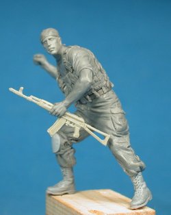 画像8: TANK[T-35175]1/35 現用露 ロシア義勇兵(ノヴォロシア2014夏)(1体)