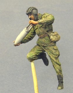 画像3: TANK[T-35183]1/35 現用ロシア 戦車兵「砲弾搭載」