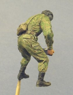 画像4: TANK[T-35184]1/35 現用ロシア 戦車兵「砲弾搭載」#2(2体)