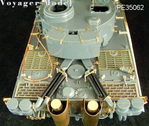 画像1: VoyagerModel [PE35062] 1/35 WWII独 ティーガーI初期型 エッチングセット(タミヤ35275用) (1)