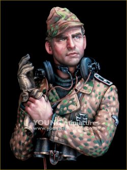 画像1: Young Miniatures[YM18100]1/10 WWII ドイツ武装親衛隊 戦車兵下士官 胸像