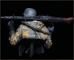 画像2: Young Miniatures[YM1882]1/10 WWIIドイツ武装親衛隊MG43を抱える射撃手 東部戦線