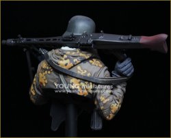 画像4: Young Miniatures[YM1882]1/10 WWIIドイツ武装親衛隊MG43を抱える射撃手 東部戦線