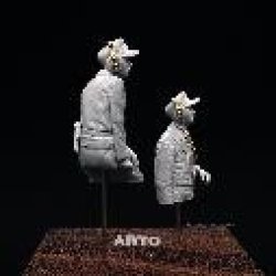 画像6: ARTOプロダクション[ARP35031]1/35  第101SS重戦車大隊タイガーI 無線手 & 操縦手(半身像)