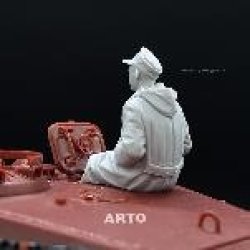 画像7: ARTOプロダクション[ARP35024]1/35 WW.II ドイツ ハッチに座る装填手 (M44グレートコート着用)