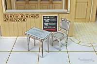 コバアニ模型工房[SA-010](1/32 ~1/35)アンティ-クな机と椅子