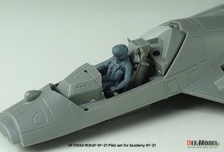 画像7: DEF.MODEL[DF72004]1/72 現用 韓国空軍 KF-21パイロットフィギュア(アカデミー用 1体入)
