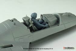 画像9: DEF.MODEL[DF72004]1/72 現用 韓国空軍 KF-21パイロットフィギュア(アカデミー用 1体入)