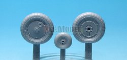 画像2: DEF.MODEL[DS32003]1/32 メッサーシュミット Bf109G-6 自重変形タイヤ 1（レベルキット用1/32）