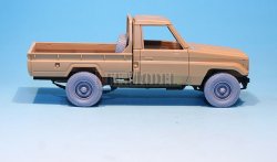 画像3: DEF.MODEL[DW35051]トヨタ ランドクルーザー ピックアップトラック 自重変形タイヤ1（モンモデルVS004用）