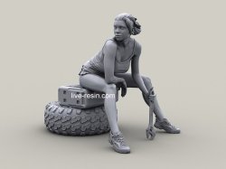 画像3: Live Resin[LRM35037]1/35 Girl rider playing with monkey wrench (recommended to use with LRE-35318 Polaris MV 850 ATV quad bike Live Resin set)