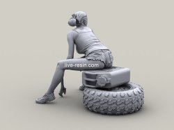 画像6: Live Resin[LRM35037]1/35 Girl rider playing with monkey wrench (recommended to use with LRE-35318 Polaris MV 850 ATV quad bike Live Resin set)