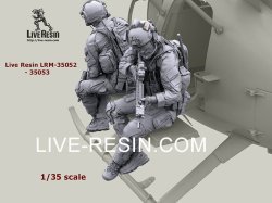 画像6: Live Resin[LRM35052]1/35 MH-6 SOF Helicopter Assault Team Operator straped to external personnel pods (EPS)  - Figure 1, correct to Kitty Hawk KH50004 MH-6 Little Bird