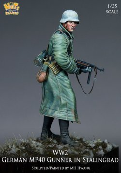 画像2: ナッツプラネット[NP-35007]1/35 WWII ドイツMP40を持つコート姿の独軍下士官 スターリングラード
