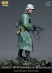 画像2: ナッツプラネット[NP-35007]1/35 WWII ドイツMP40を持つコート姿の独軍下士官 スターリングラード (2)