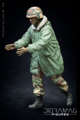 ディオラマグ・フィギュア[DF 002]1/35 現用 アメリカ フィッシュテールパーカーを着た兵士 荷物積み込み(ヘッド3個付)
