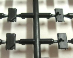 画像2: リッチモデル[RCA3501] 1/35 M109自走砲用T-154型可動キャタピラ
