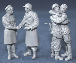 画像3: リッチモデル[RC35014] 1/35 エルベの誓い・米ソ兵士4体セット-戦車兵&女性他