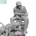 画像1: SOL MODEL[MM882]1/35 WWII ドイツ KS750用乗員＃2 後席に乗る兵士(SOL MODEL用) (1)