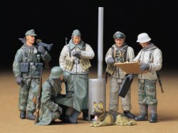 画像1: タミヤ[TAM35212]1/35 ドイツ歩兵 野戦会議セット
