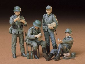 画像1: タミヤ[TAM35129]1/35 ドイツ歩兵・休息セット (1)