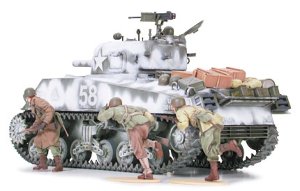 画像1: タミヤ[TAM35251]1/35　アメリカ M4A3 シャーマン 105mm榴弾砲搭載型 （突撃支援） (1)