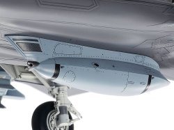 画像17: タミヤ[TAM61127]1/48 ロッキード マーチン F-35C ライトニングII