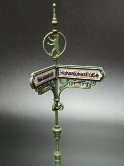 画像1: VG DioModels[VG64010]1/35 汎用 ベルリン市街の道標