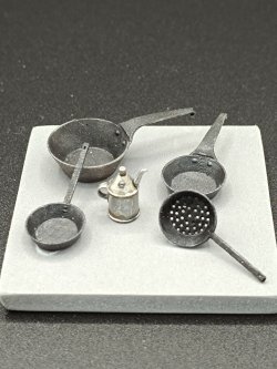 画像1: VG DioModels[VG64018]1/35 汎用 フライパン/オイルポットセット(5個入)