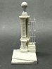 画像2: VG DioModels[VG64320]1/32(54mm) 汎用 フィギュアベース 鉄格子フェンス付門柱 (2)