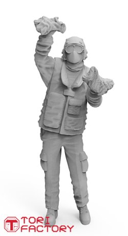 画像12: トリファクトリー[MF-37A]1/32 現用 アメリカ海軍空母甲板作業員 機体クリーニング