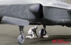 画像15: トリファクトリー[MF-40C]1/72 アメリカ空軍F-35グランドクルーセット