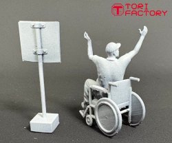 画像10: トリファクトリー[MF-53E]1/72 現用 「ホットショット」車いすの男&標識看板
