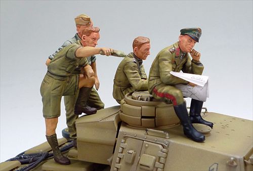 タミヤ[TAM32405] 1/35 ドイツIII号戦車L型 ロンメル野戦指揮