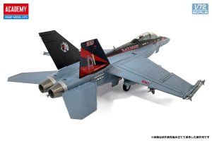 画像4: アカデミー[AM12577]　1/72 F/A-18F "VFA-154 ブラックナイツ" (4)