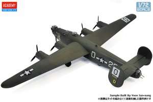 画像4: アカデミー[AM12584]1/72 B-24H リベレーター "ゾディアック" (4)