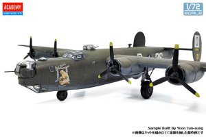 画像6: アカデミー[AM12584]1/72 B-24H リベレーター "ゾディアック" (6)